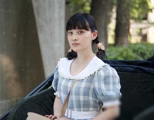 朱时茂30年前的春晚，谁注意到他身边的女孩？今火得一塌糊涂_1-第4张图片-九妖电影
