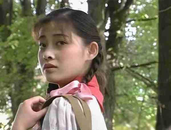 朱时茂30年前的春晚，谁注意到他身边的女孩？今火得一塌糊涂_1-第18张图片-九妖电影