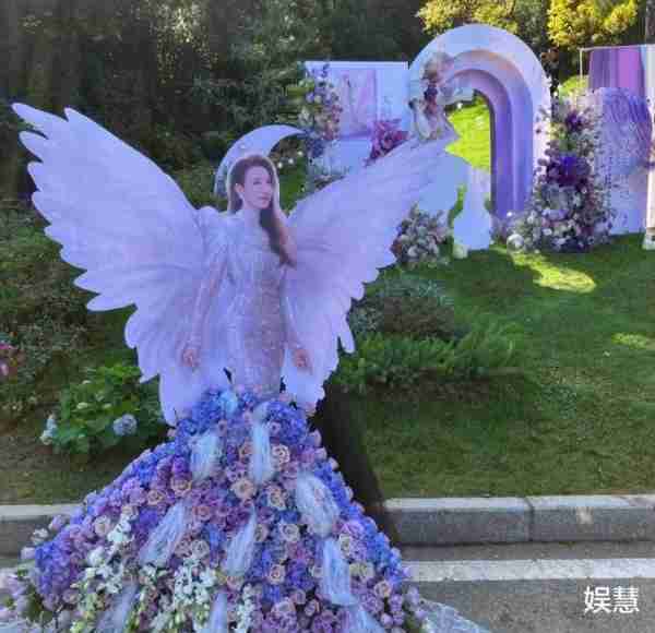 李玟学生王泽鹏现身墓园送别恩师，此前已宣布与好声音解约-第2张图片-九妖电影