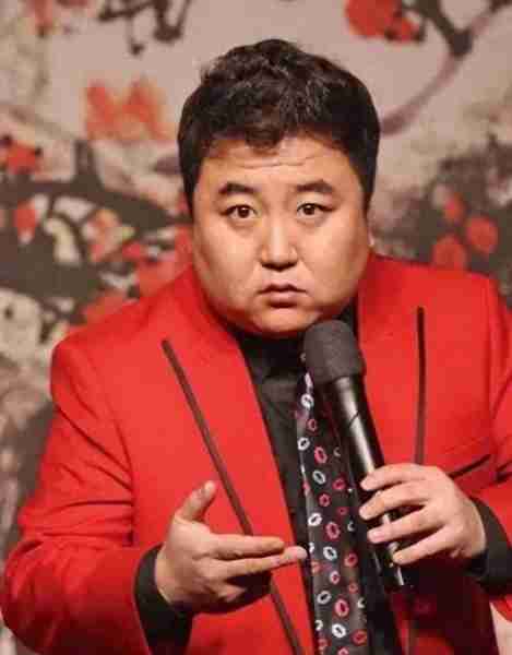杨松：春晚搭档冯巩一夜爆红，两年后，为了30万锒铛入狱-第1张图片-九妖电影