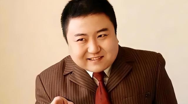 杨松：春晚搭档冯巩一夜爆红，两年后，为了30万锒铛入狱-第16张图片-九妖电影