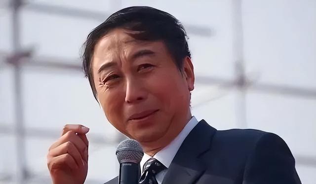 杨松：春晚搭档冯巩一夜爆红，两年后，为了30万锒铛入狱-第13张图片-九妖电影