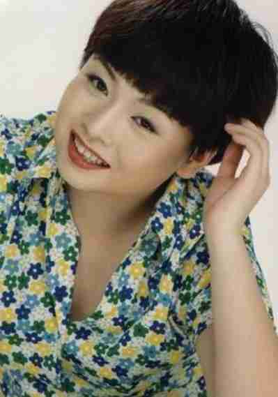 歌手李琼：1999年登上春晚，凭借《山路十八弯》走红，现状如何？-第11张图片-九妖电影