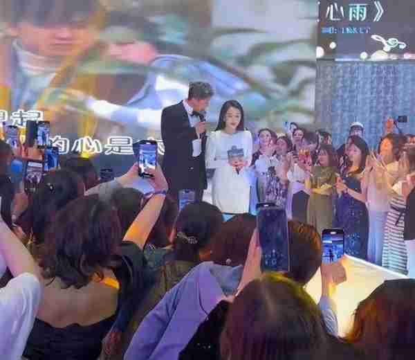 毛宁：8次上春晚，却与杨钰莹断了联系，今登小舞台也能养活自己-第21张图片-九妖电影