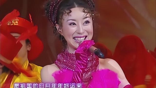 民歌女王：9登春晚，被人造谣恋上大37岁上司，今47岁仍孑然一身-第16张图片-九妖电影