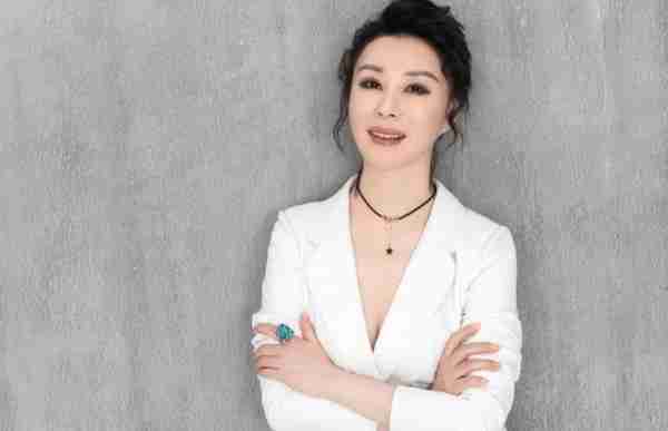 民歌女王：9登春晚，被人造谣恋上大37岁上司，今47岁仍孑然一身-第31张图片-九妖电影