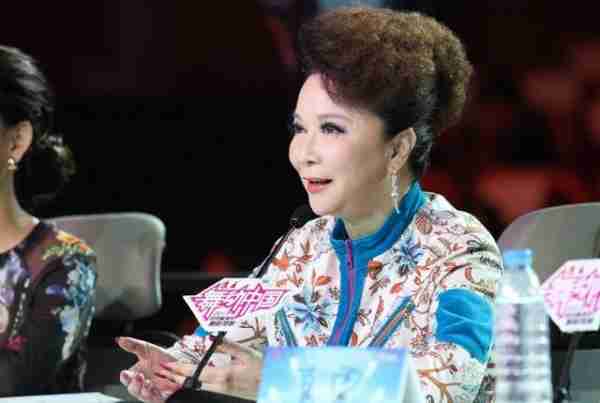 求求你们放过观众吧,这3位春晚混子真的演啥啥不行,难怪遭抵制-第10张图片-九妖电影 求求你们放过观众吧,这3位春晚混子真的演啥啥不行,难怪遭抵制-第10张图片-九妖电影