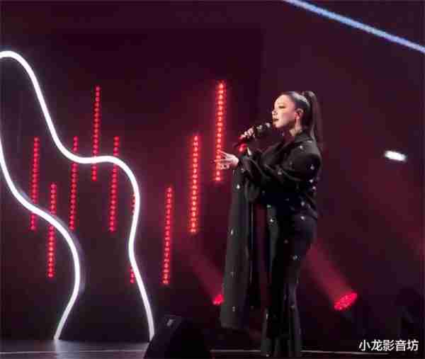 江映蓉盛典现场再唱经典曲目，网友：怀念有她的跨年晚会-第4张图片-九妖电影
