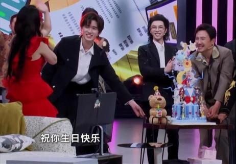 沈腾《王牌》整蛊关晓彤遭痛骂，综艺节目“黑名单”大揭秘！-第4张图片-九妖电影