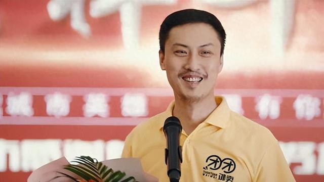 没后台、没人罩、没热度，大碗娱乐的许君聪，沦为真人秀的炮灰…-第1张图片-九妖电影