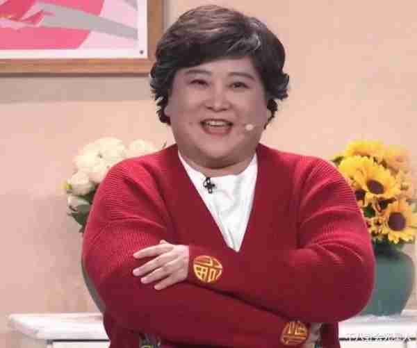 海报疑似抄袭，贩卖女性焦虑，放弃春晚的贾玲，这次“危险”了-第1张图片-九妖电影