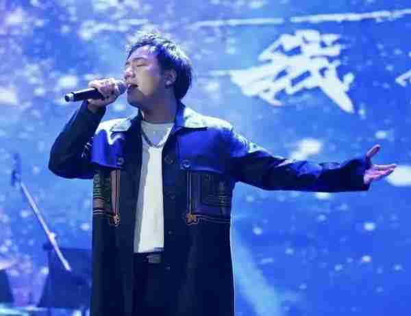 海来阿木：20岁离异丧女，25岁出道，31岁登春晚，再婚后终获幸福-第43张图片-九妖电影