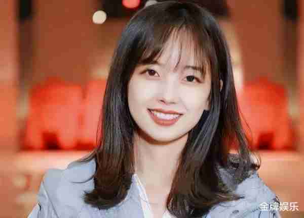 淡出央视1年后，王冰冰王者归来！还主持了网络春晚-第8张图片-九妖电影