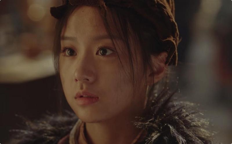 挤眉弄眼、嘴巴歪，却非要尬演“黄蓉”，内娱审美降级好严重-第10张图片-九妖电影