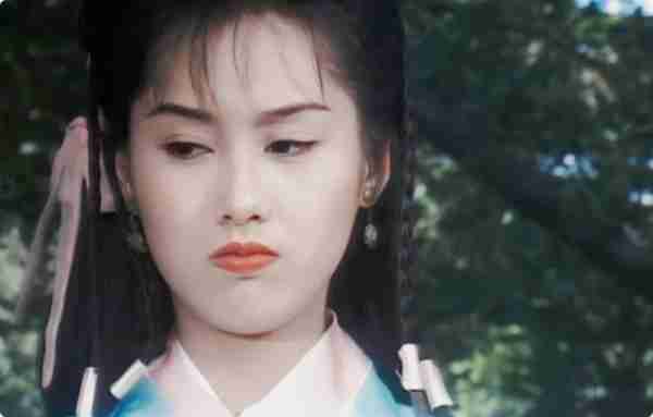 挤眉弄眼、嘴巴歪，却非要尬演“黄蓉”，内娱审美降级好严重-第15张图片-九妖电影