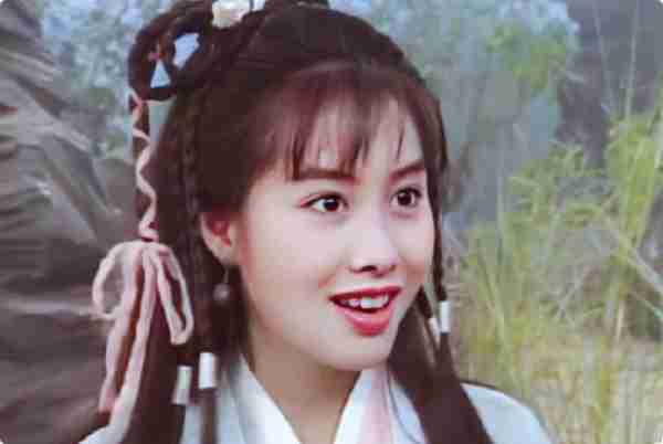 挤眉弄眼、嘴巴歪，却非要尬演“黄蓉”，内娱审美降级好严重-第16张图片-九妖电影
