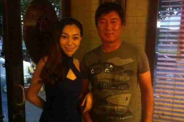 满文军：6次上春晚，当红时和二婚妻子双双入狱，如今怎么样了？_1-第9张图片-九妖电影