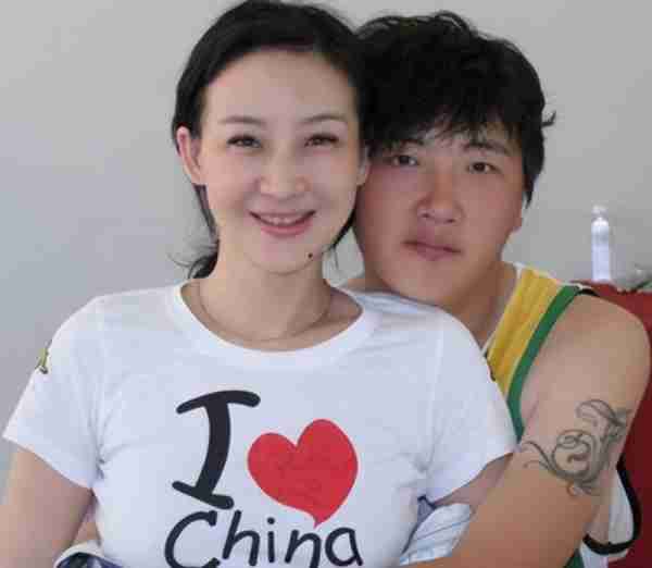 演员买红妹：首登春晚一夜成名，闪婚孙楠惨遭抛弃，如今她怎样了-第12张图片-九妖电影