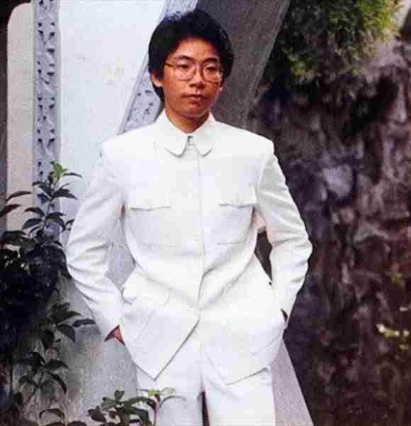 爱国歌手张明敏：春晚一首歌被封杀14年，今子承父业继续“颂华”-第3张图片-九妖电影