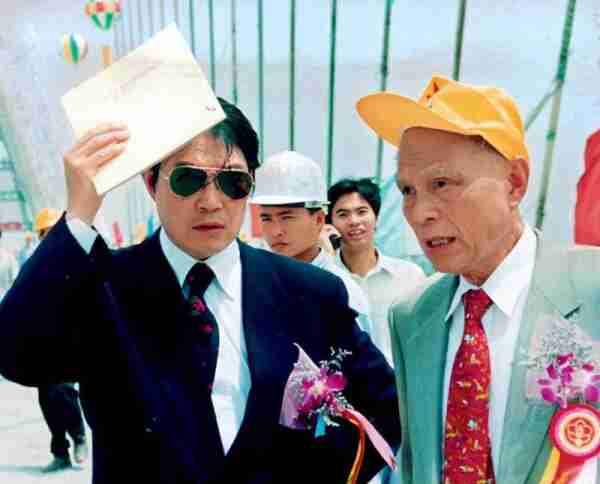 爱国歌手张明敏：春晚一首歌被封杀14年，今子承父业继续“颂华”-第18张图片-九妖电影