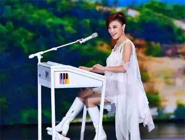 玖月奇迹现状：五登春晚，离婚后王小玮事业高升，王小海杳无音讯-第4张图片-九妖电影