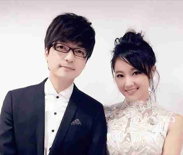玖月奇迹现状：五登春晚，离婚后王小玮事业高升，王小海杳无音讯-第27张图片-九妖电影
