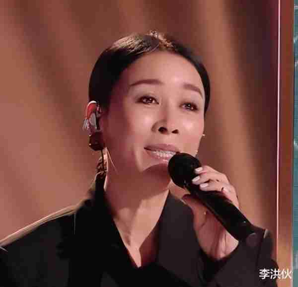现身综艺《萌探2024》，那英沉寂半年后官宣复出，蓄势待发精神好-第13张图片-九妖电影