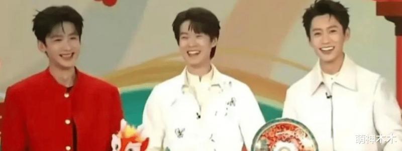 白敬亭春晚演出大翻车！霸占C位打乱节奏，魏大勋魏晨努力救场-第16张图片-九妖电影