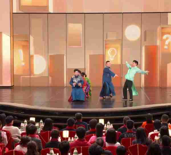 相声《导演的心事》剧场版曝光，和春晚不一样，网友纷纷点赞_1-第5张图片-九妖电影
