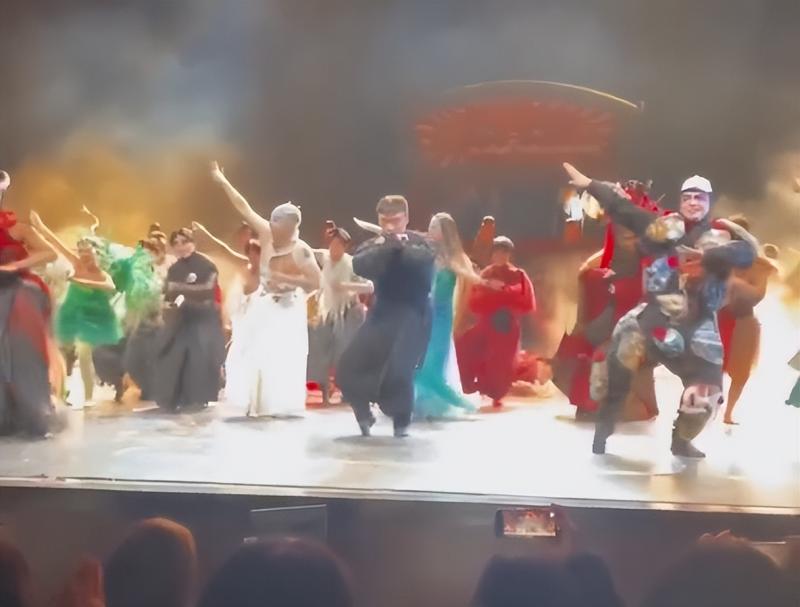 科目三该不该上春晚？中国神曲舞蹈火遍全球却引发网友激辩-第7张图片-九妖电影