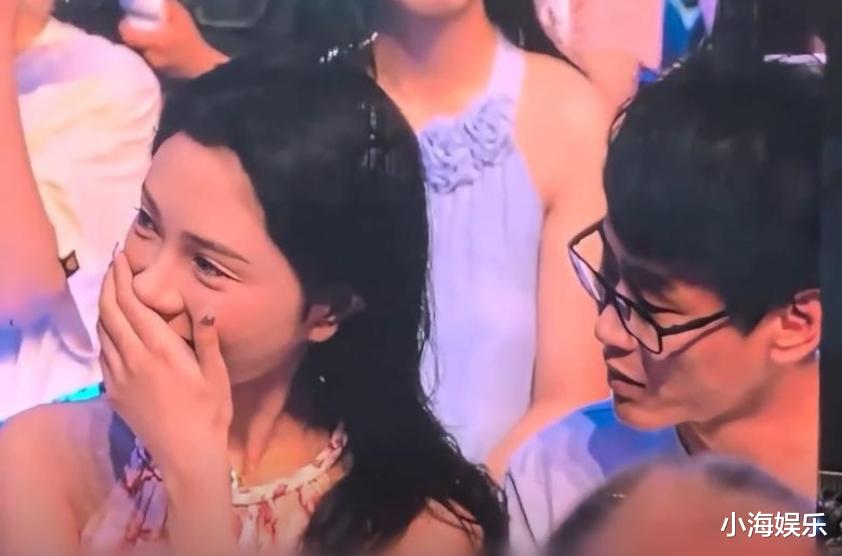 薛之谦演唱会女主再发文，澄清三大事实，晒自拍称自己长得好看-第2张图片-九妖电影
