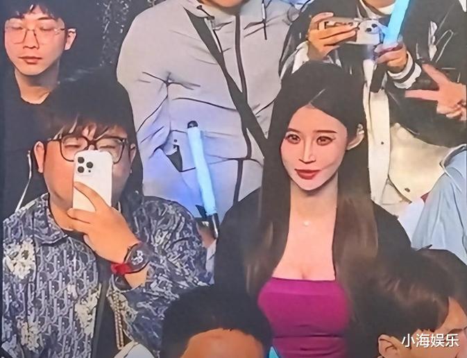 薛之谦演唱会女主再发文，澄清三大事实，晒自拍称自己长得好看-第12张图片-九妖电影