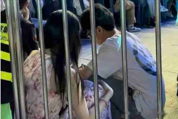 薛之谦演唱会撒谎女身份被扒，不知名身材小网红，本人评论已沦陷-第6张图片-九妖电影