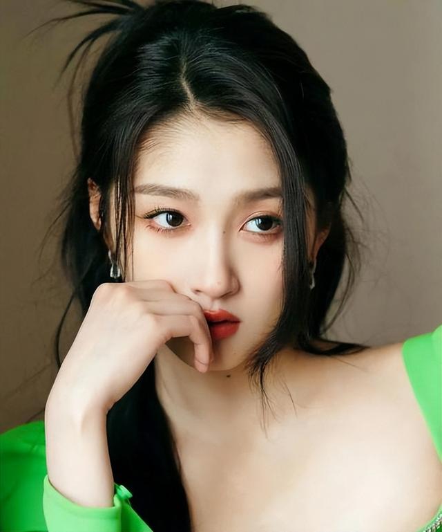 表面是明星，实际背景“通天”的4位女星，个个根正苗红无人敢惹-第16张图片-九妖电影