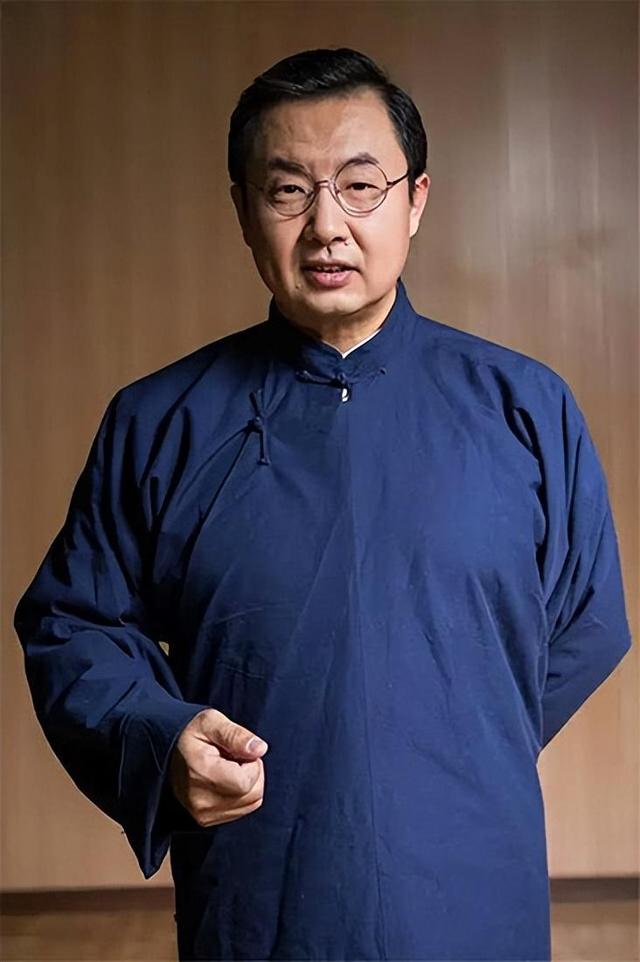 表面是演员,实际是“国际反恐专家”!这位著名老戏骨,隐藏好深-第3张图片-九妖电影 表面是演员,实际是“国际反恐专家”!这位著名老戏骨,隐藏好深-第3张图片-九妖电影