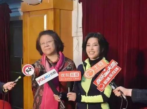笑中带泪，她以生命书写喜剧传奇—记春晚小品背后的女导演娄乃鸣-第8张图片-九妖电影
