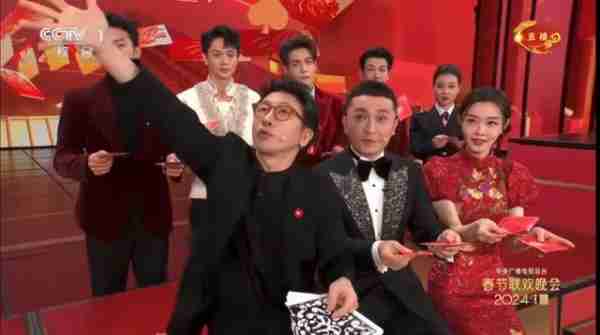 笑死了!刘谦魔术表演出现5个名场面,小尼失误成为春晚最大笑点-第5张图片-九妖电影 笑死了!刘谦魔术表演出现5个名场面,小尼失误成为春晚最大笑点-第5张图片-九妖电影