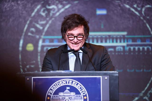米莱曾是脱口秀演员,改信犹太教,泽连斯基曾是喜剧演员,犹太人-第1张图片-九妖电影 米莱曾是脱口秀演员,改信犹太教,泽连斯基曾是喜剧演员,犹太人-第1张图片-九妖电影