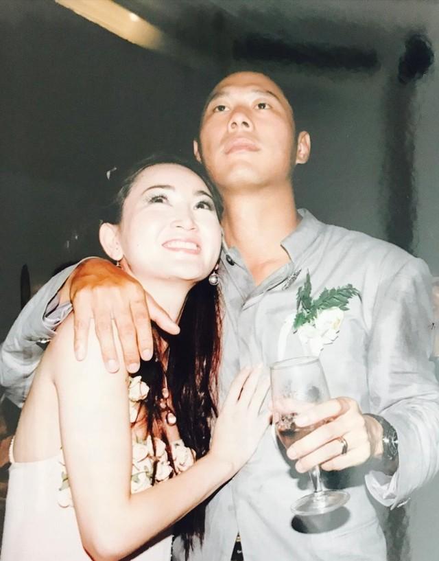 要被温碧霞笑死了!p图不管老公死活!她美得像仙女,老公像难民-第16张图片-九妖电影 要被温碧霞笑死了!p图不管老公死活!她美得像仙女,老公像难民-第16张图片-九妖电影