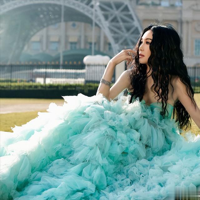 要被温碧霞笑死了!p图不管老公死活!她美得像仙女,老公像难民-第21张图片-九妖电影 要被温碧霞笑死了!p图不管老公死活!她美得像仙女,老公像难民-第21张图片-九妖电影