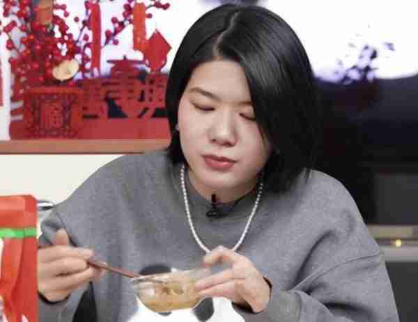 脱口秀女演员现状:李雪琴成老板,思文做播客,赵晓卉谈恋爱了-第10张图片-九妖电影 脱口秀女演员现状:李雪琴成老板,思文做播客,赵晓卉谈恋爱了-第10张图片-九妖电影