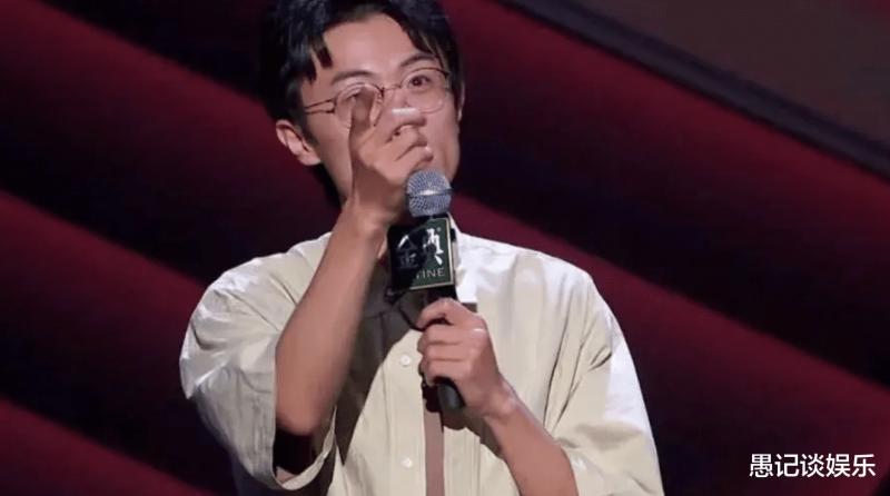 脱口秀演员的真友情：邱瑞不惜赔上自己的前途，去开导杨波-第5张图片-九妖电影