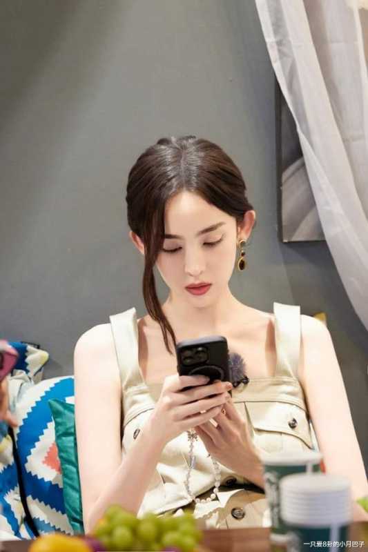 大农化与少年的穿搭精只能是她，江疏影、娜扎、秦岚、热巴都靠边站-第32张图片-九妖电影