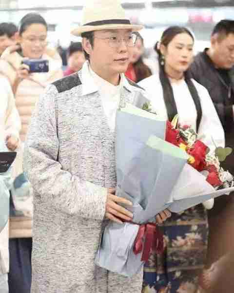草根顶流李玉刚，春晚开场白一句话，遭梅兰芳之子怒批：跳梁小丑-第29张图片-九妖电影