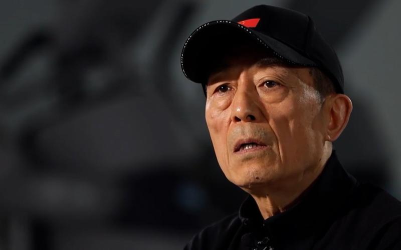 董卿春晚回归引热议，张艺谋发声：才华与国籍如何抉择？-第2张图片-九妖电影