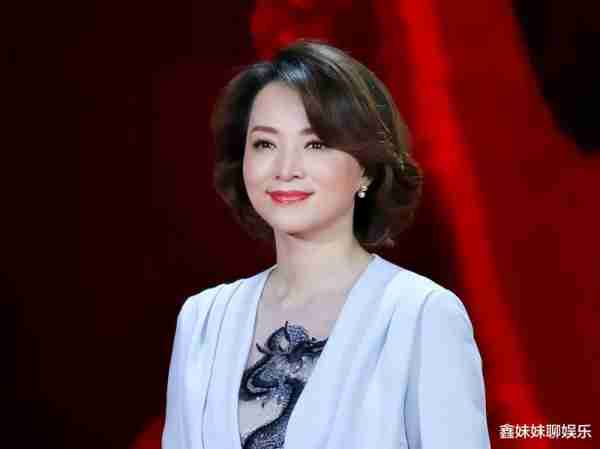 董卿缺席春晚你会失望吗？期待她重返舞台，再次主持春晚-第2张图片-九妖电影