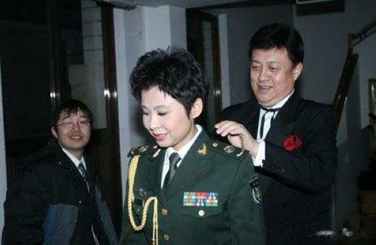 董文华：上春晚14次，因绯闻被资本雪藏，如今逆风翻盘成人生赢家-第4张图片-九妖电影