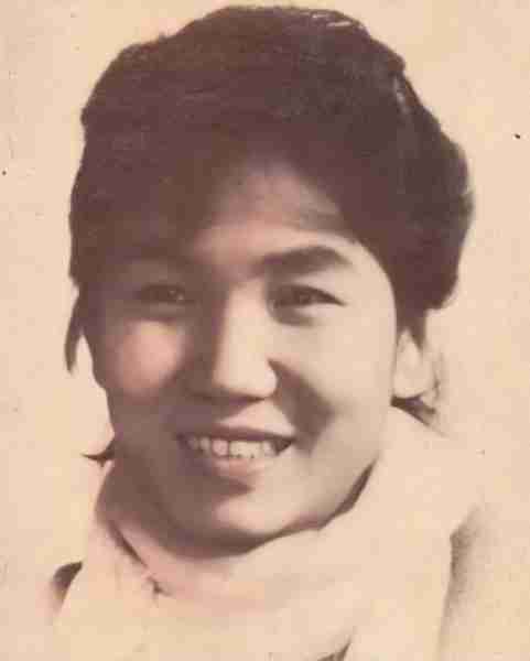 赵丽蓉:60岁才从春晚走红,晚年请求安乐死,去世时万人送行-第10张图片-九妖电影 赵丽蓉:60岁才从春晚走红,晚年请求安乐死,去世时万人送行-第10张图片-九妖电影