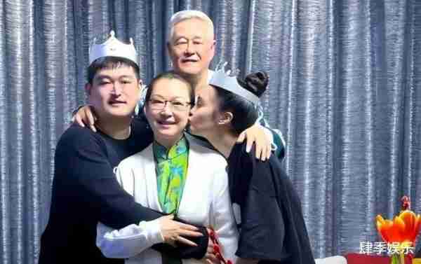 赵本山女儿球球曝父亲身体出问题，频繁抽筋拒绝治疗，春晚还行吗-第5张图片-九妖电影