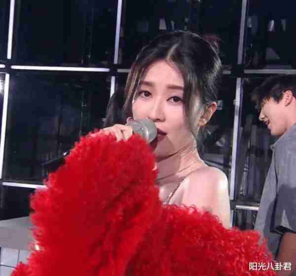 跨年晚会亮点：汪涵谢娜哭了，李荣浩眼睛变大，于适被嘲难看难听-第4张图片-九妖电影